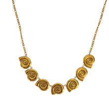 Load image into Gallery viewer, Shell choker necklace
