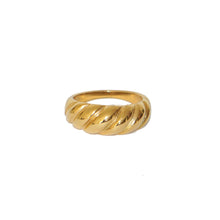 Load image into Gallery viewer, Croissant ring
