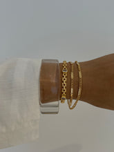 Load image into Gallery viewer, Chunky clear bangle
