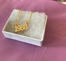 Load image into Gallery viewer, Customized English BLOCK letter font name necklace
